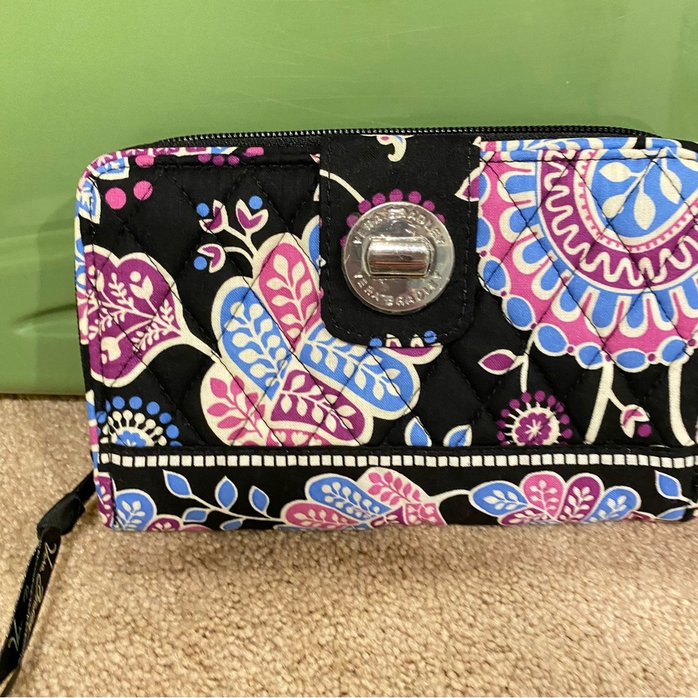Vera Bradley Turnlock Wallet. NWT Alpine Floral “E”